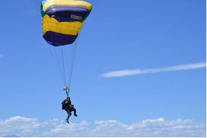 Parachute-skydiving