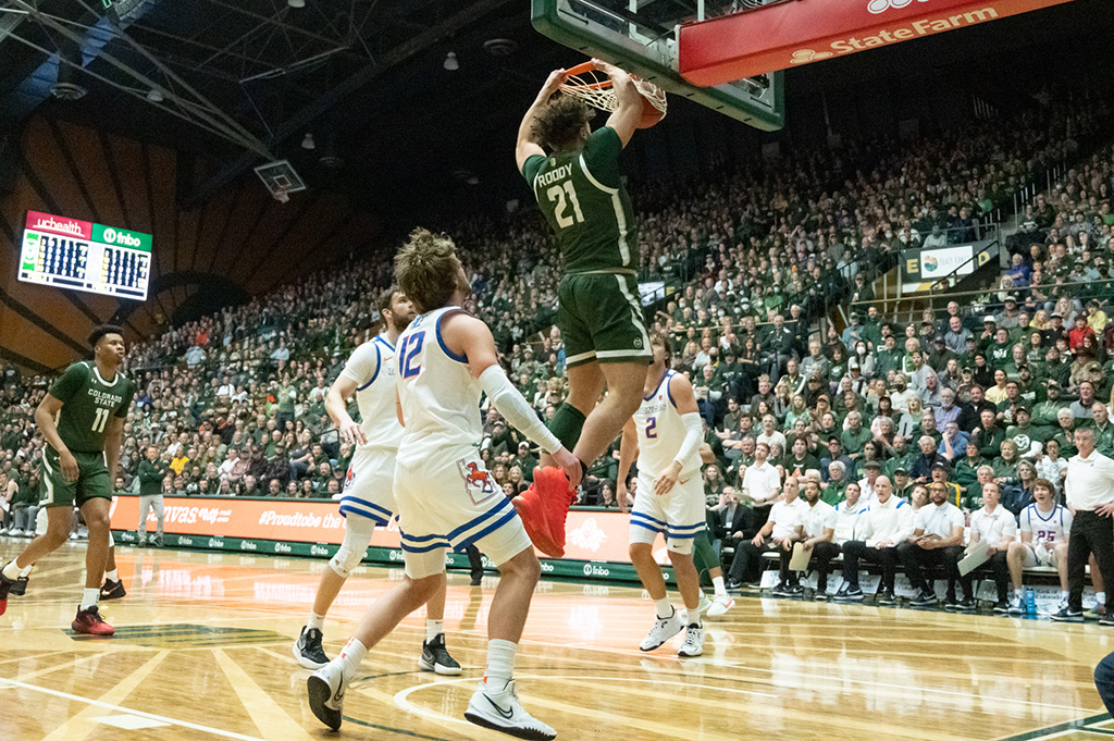David Roddy dunking against Boise State.
