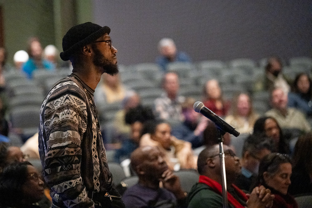 An attendee asks Ira Knight a question after his performance of “From Myth to Man” Photo by John Eisele/CSU Photography